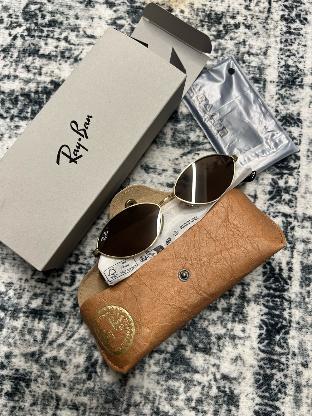 Brand new Ray-Ban Women's Gold Frame Sunglasses with Brown Lenses and Tan Case